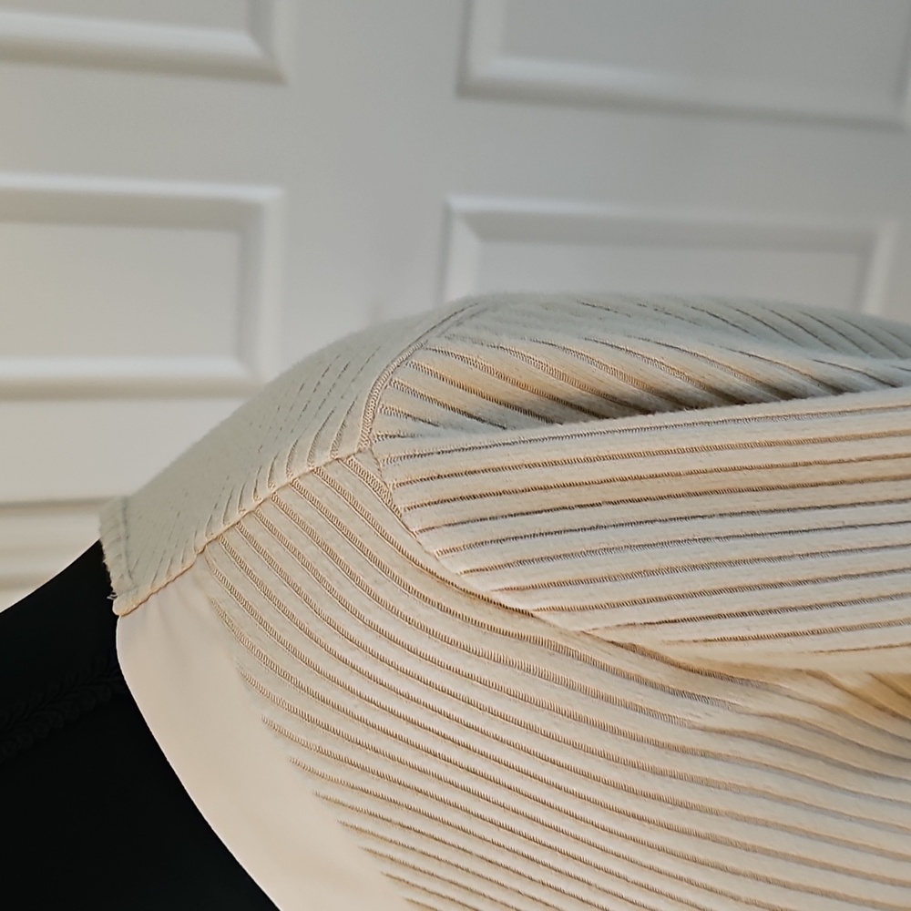 Top - Picture 8 of 16